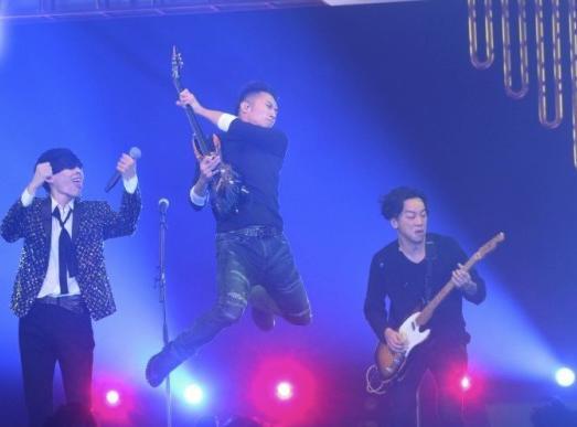 谢霆锋演唱会，从音乐盛宴到呲水奇景的意外之旅