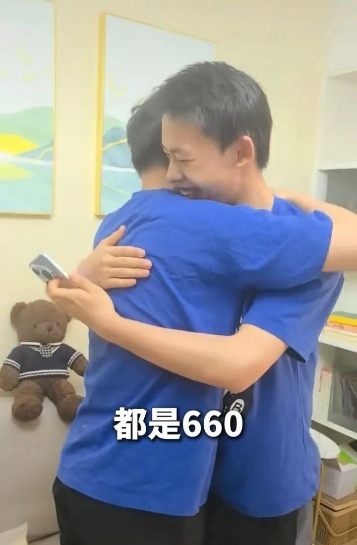 男子持刀胁迫技师脱衣事件，悲剧背后的深思