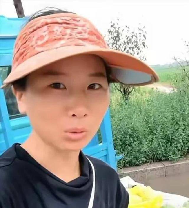 女子离婚7年后儿子带着行李千里寻母